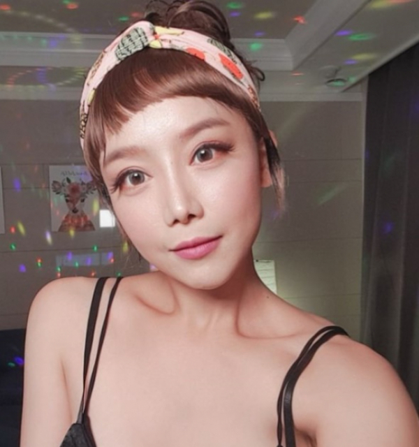 에로배우 이채담